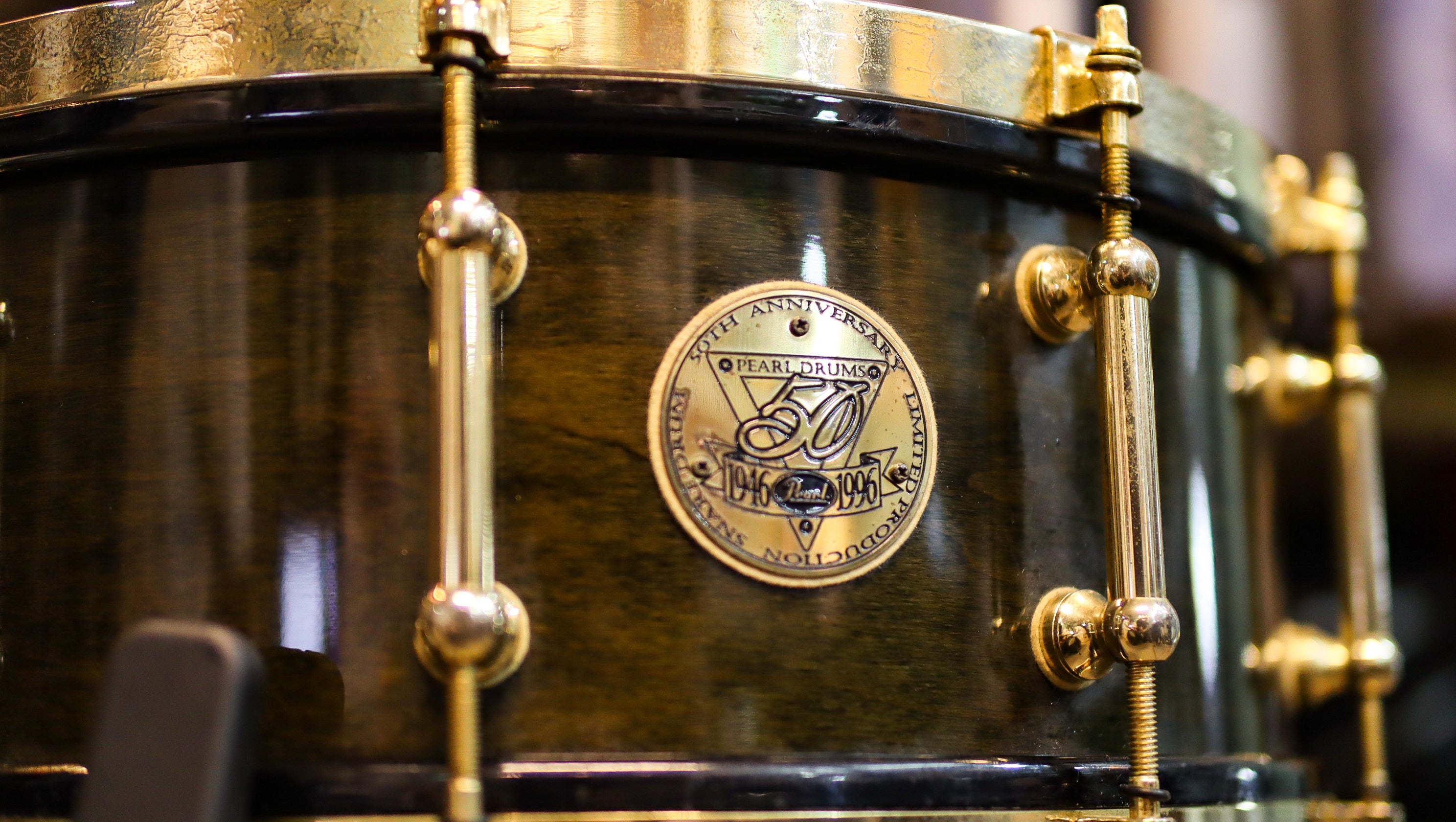 Pearl 50th Anniversary 14x6.5 Solid Shell Maple Snare with Gold Hardware (Signed by Ian Paice)-zoom-2