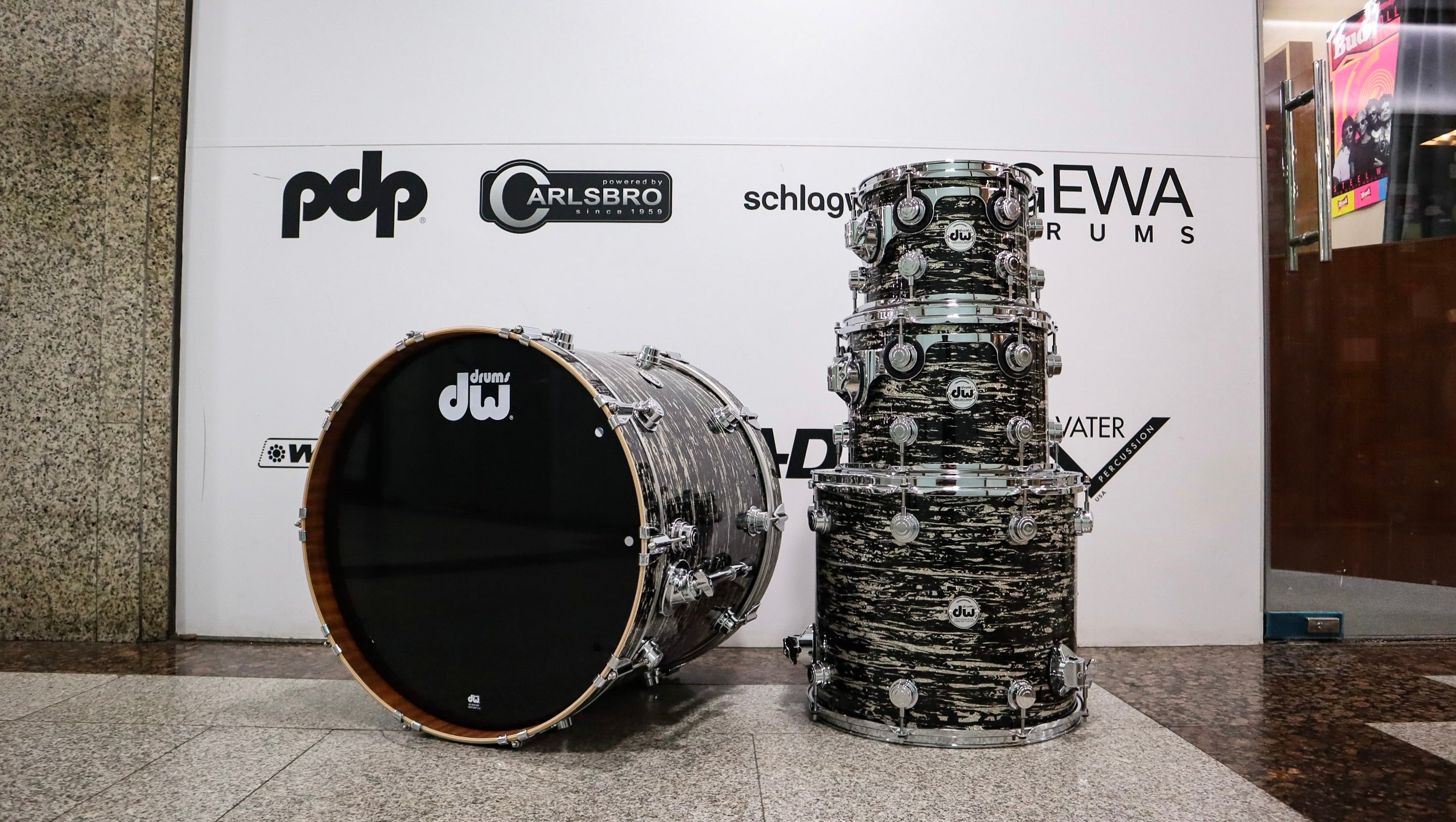 DW Collector's Series Maple/Mahogany Black Oyster Glass 4pc Shell Pack-zoom-1