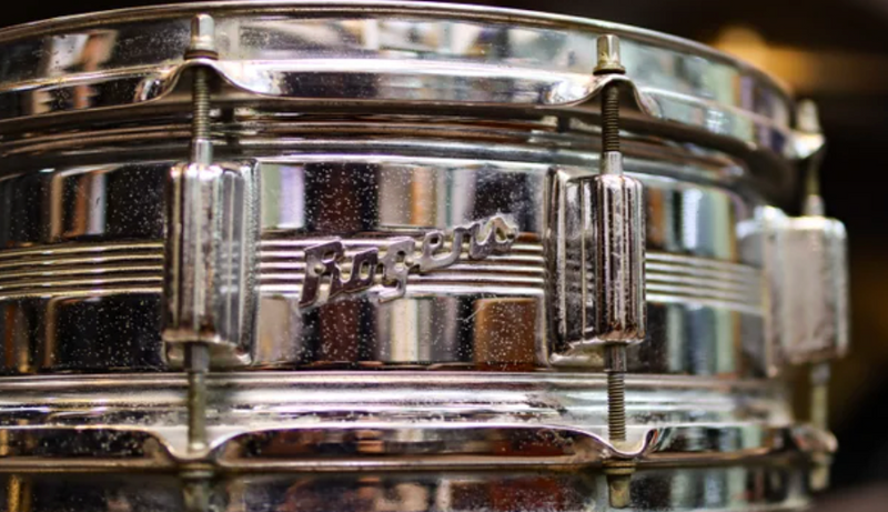 Rogers Dynasonic 14x5 Chrome Over Brass Snare Drum (1971)-zoom-