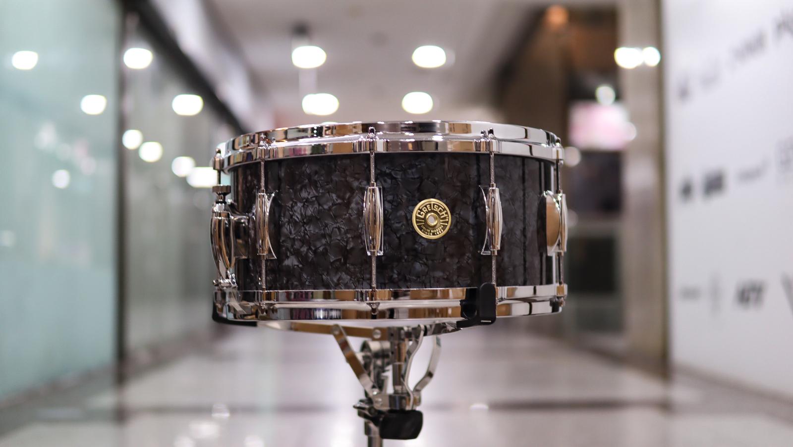 Gretsch USA Custom 14x6.5 Deep Black Marine Pearl Snare Drum-zoom-1